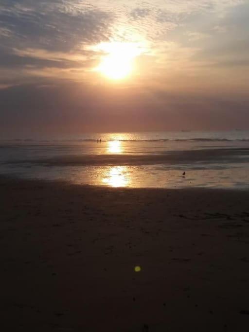 Appart 4 Pers Plage Vue Mer Calais Exteriör bild